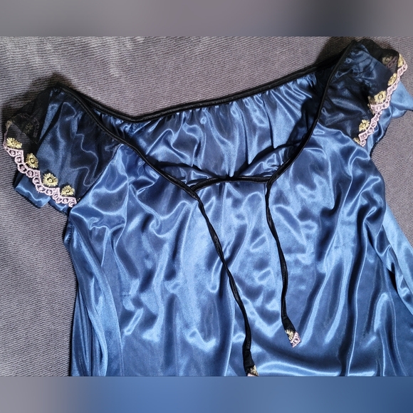 Blue Vintage Inspired Nightie with Embroidered Sleeves Sz 2X/3X PLUS - Picture 6 of 14